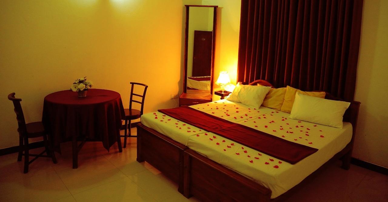 Grand Hilton Hotel Negombo Zewnętrze zdjęcie